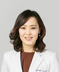 김윤진