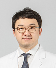 김충기